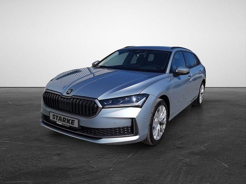 Gebraucht Skoda Superb Selection 150 PS (110 kW) 2024 Grau (graphite grau metallic) Kombi