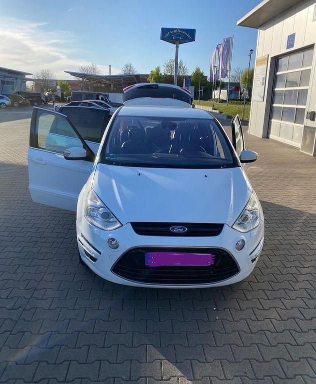 Weiß Gebraucht 2012 Ford S-MAX Titanium Van / Kleinbus | 5.900 € (Fairer Preis) - Bild 1/4