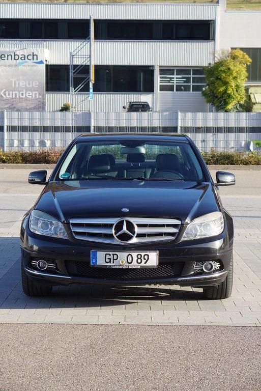 Schwarz Gebraucht 2010 Mercedes C180 Limousine | 5.200 € (Guter Preis) - Bild 1/4