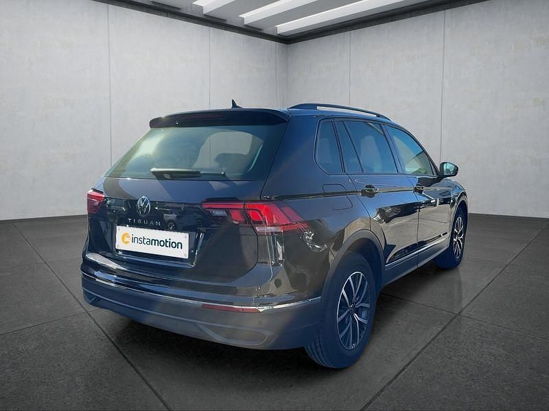 Gebraucht VW Tiguan 150 PS (110 kW) 2022 Schwarz SUV