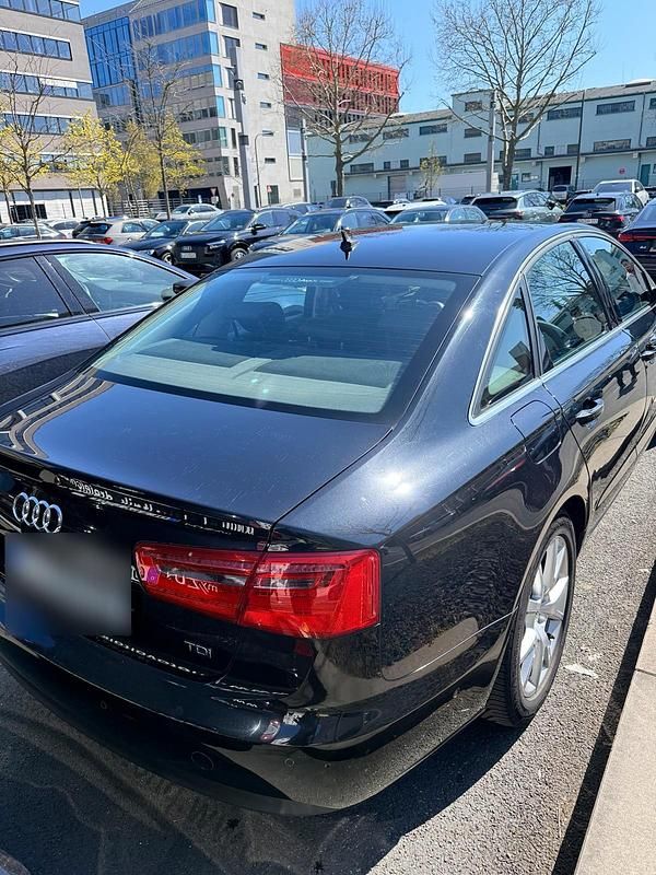 Gebraucht Audi A6 Ambiente 177 PS (130 kW) 2014 Schwarz Limousine