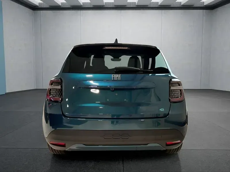 Neu Fiat 600E La Prima 114 kW (156 PS) 2025 Grün Kleinwagen