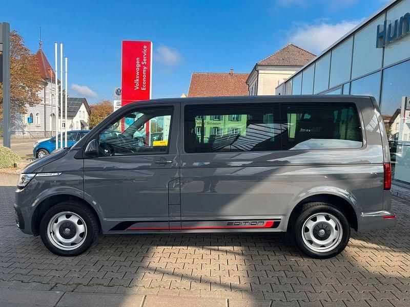 Gebraucht VW Caravelle 150 PS (110 kW) 2024 Grau Van / Kleinbus