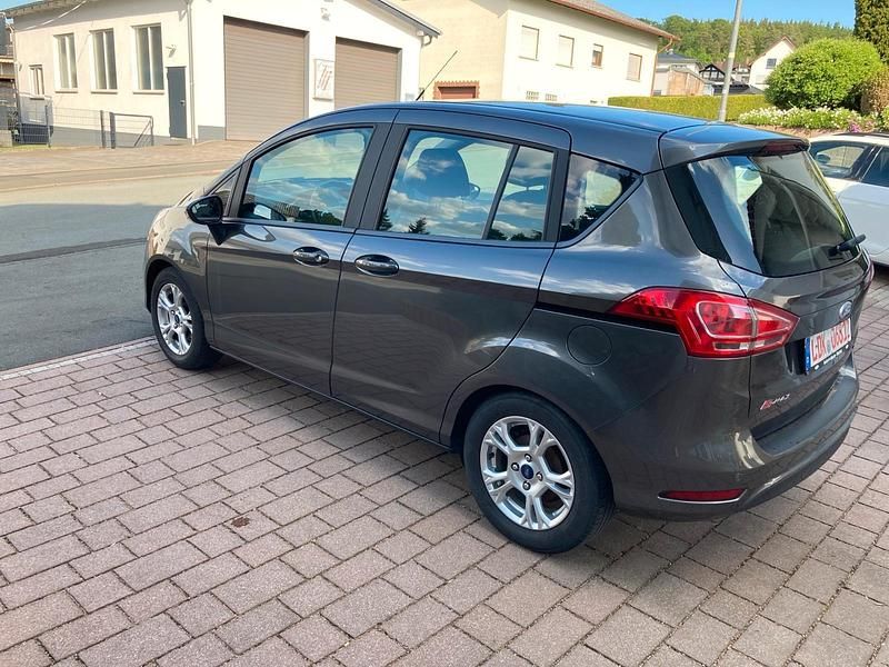 Gebraucht Ford B-MAX 101 PS (74 kW) 2016 Braun Van / Kleinbus
