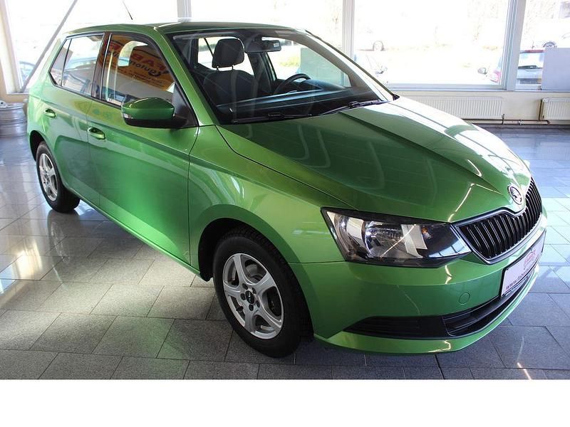 Gebraucht Skoda Fabia Active 75 PS (55 kW) 2015 Grün Limousine