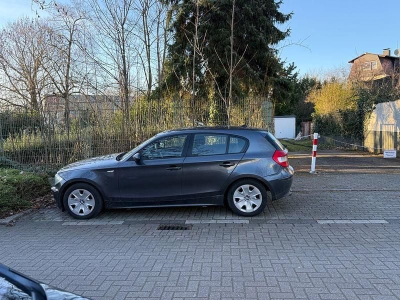 Gebraucht BMW 118 143 PS (105 kW) 2006 Grau Kleinwagen
