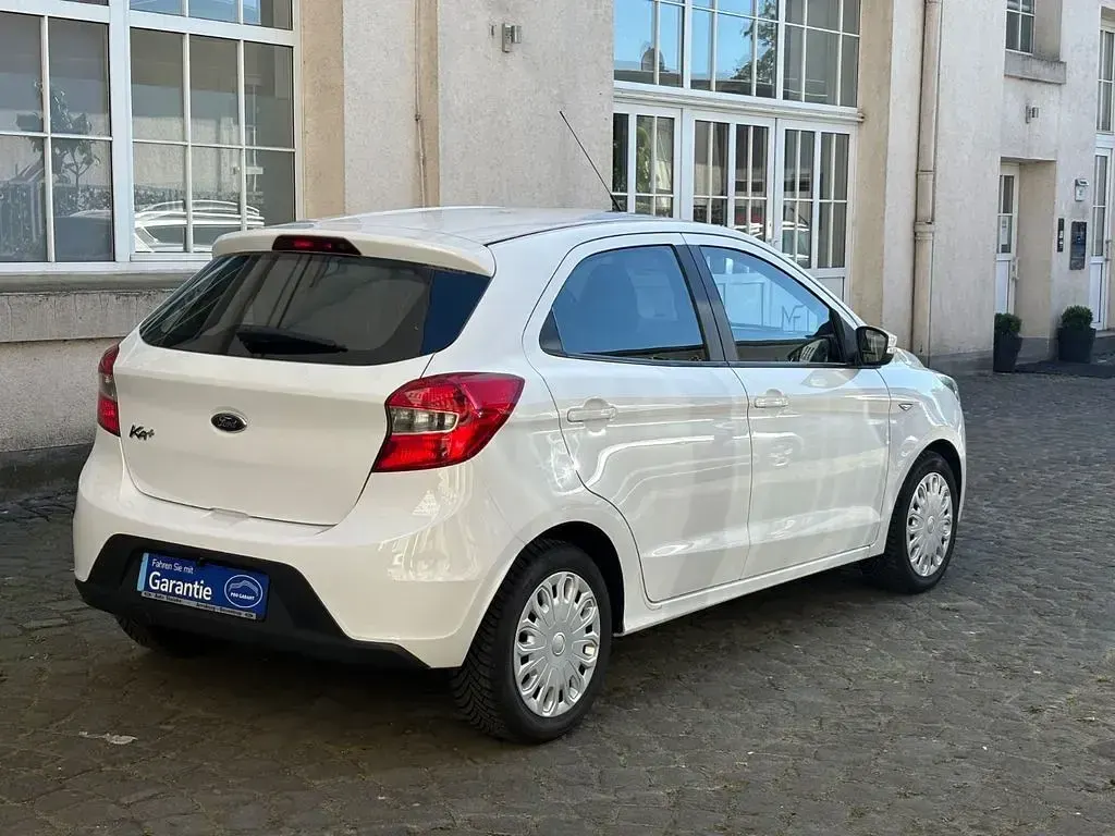 Gebraucht Ford Ka Plus Cool & Sound Edition 86 PS (63 kW) 2017 Weiß Kleinwagen
