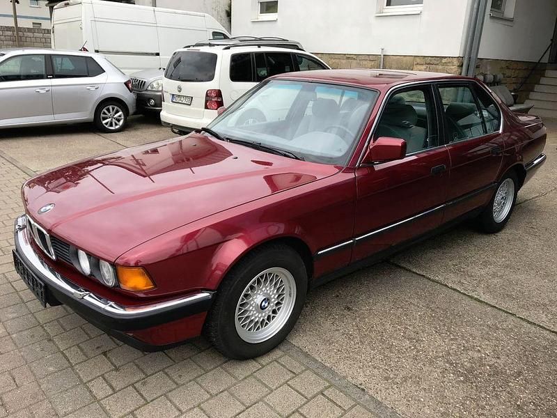 Gebraucht BMW 730 188 PS (138 kW) 1991 Rot Limousine