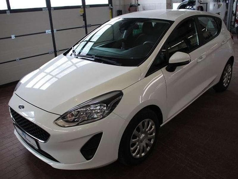 Gebraucht Ford Fiesta Trend 86 PS (63 kW) 2018 Frostweiß Limousine