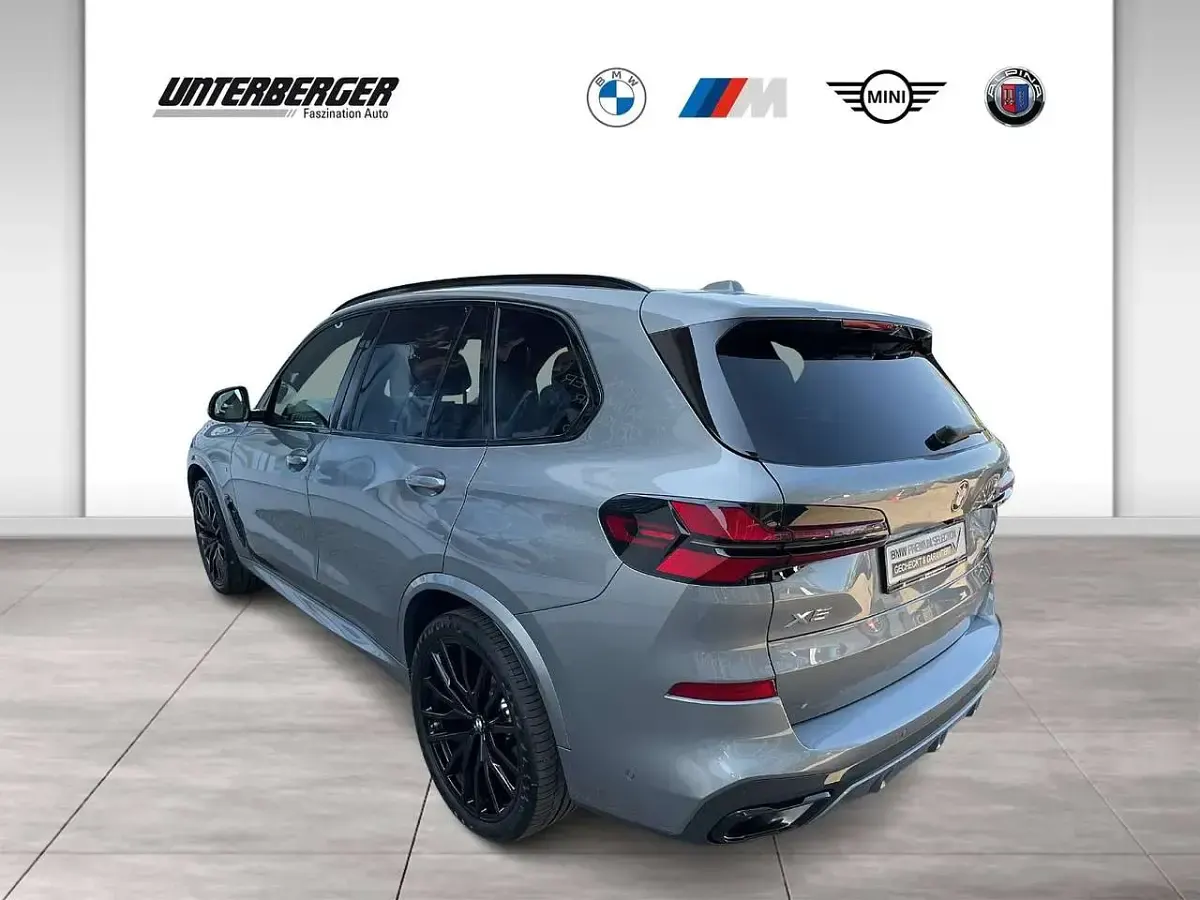 Gebraucht BMW X5 M Sport 298 PS (219 kW) 2025 Grau SUV