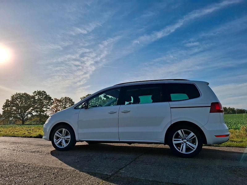 Weiß Gebraucht 2012 VW Sharan Match Van / Kleinbus | 10.290 € (Fairer Preis) - Bild 1/4