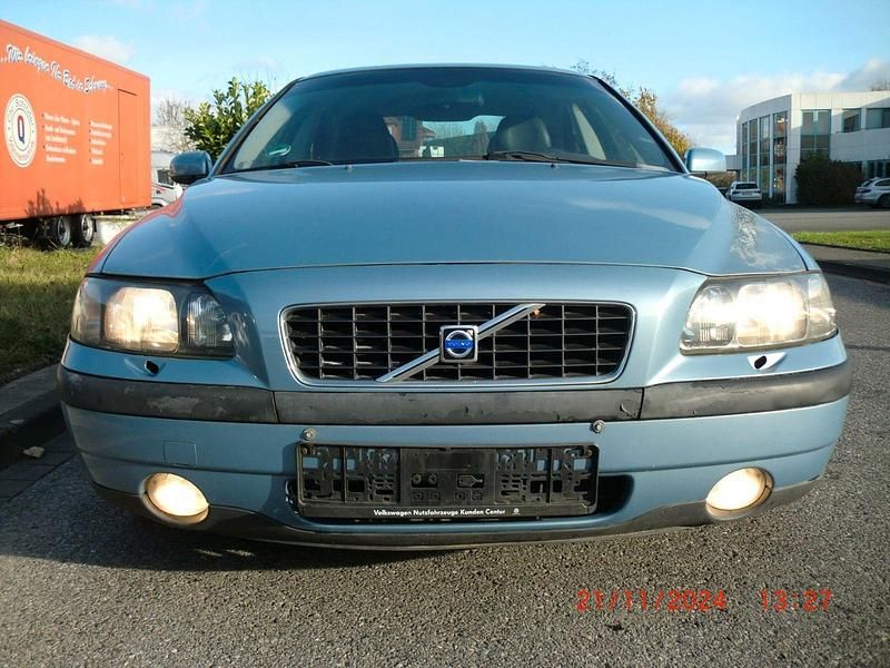 Blau Gebraucht 2004 Volvo S60 Limousine | 900 € - Bild 1/4