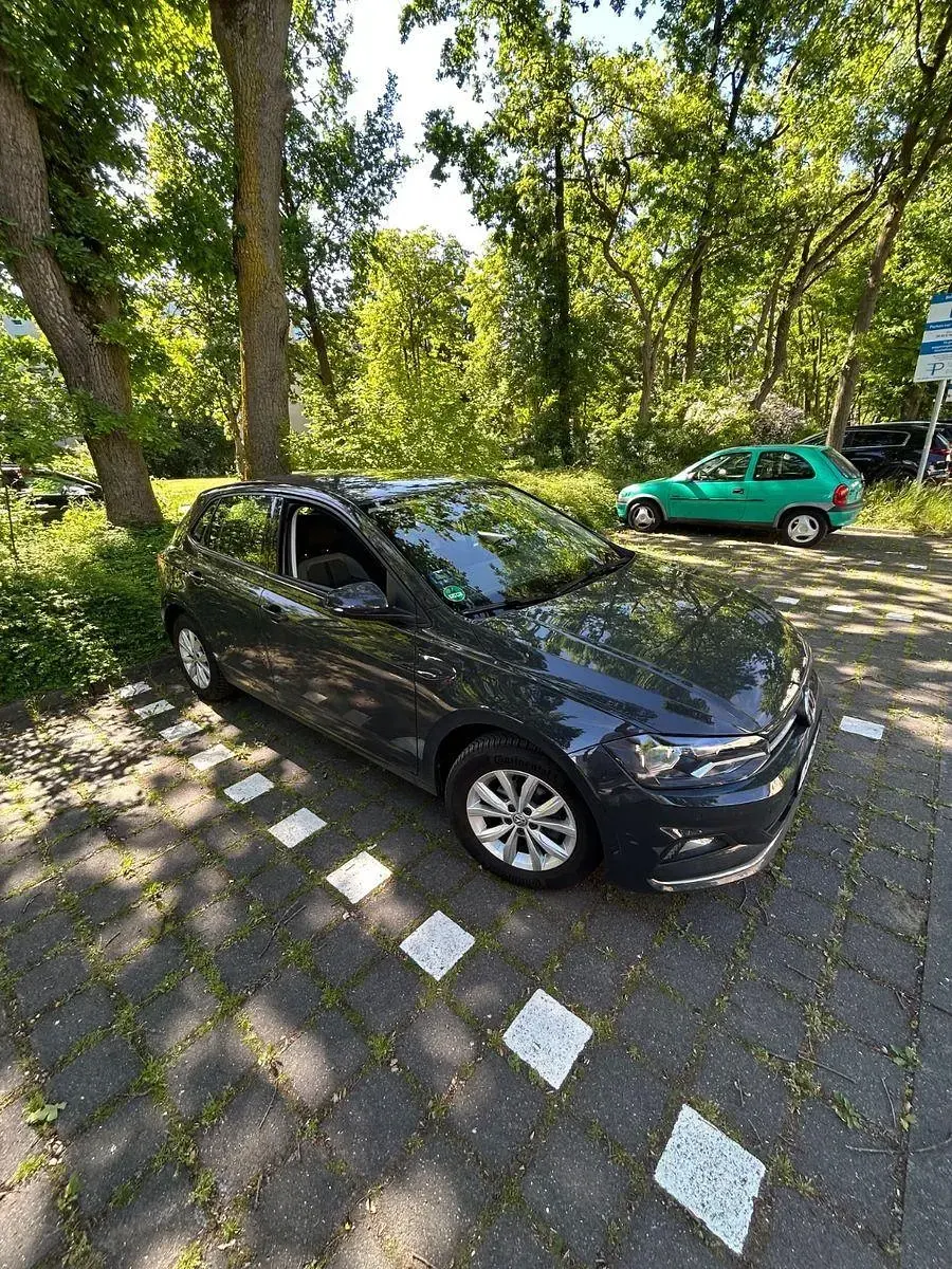 Gebraucht VW Polo 95 PS (69 kW) 2019 Grau Kleinwagen