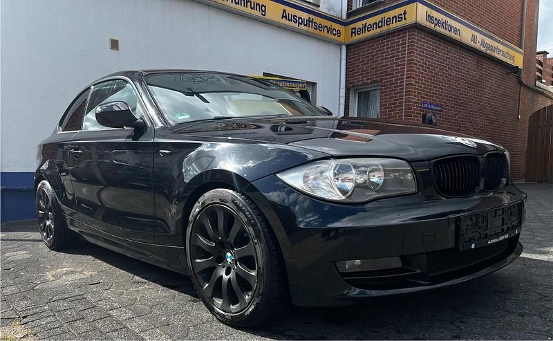Schwarz Gebraucht 2009 BMW 118 Coupé Coupé | 2.800 € (Fairer Preis) - Bild 1/4