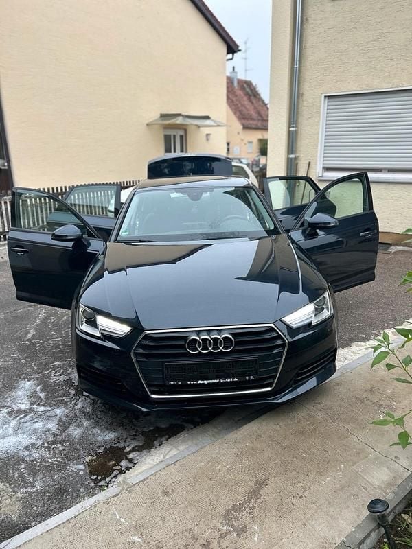 Blau Gebraucht 2016 Audi A4 Limousine | 14.990 € (Etwas zu teuer) - Bild 1/4