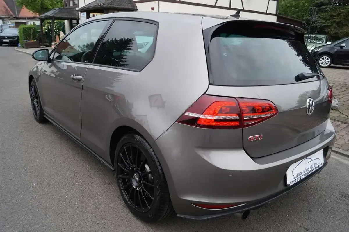 Second-hand VW Golf VII GTI 230 CP (169 kW) 2016 Gri Berlinǎ