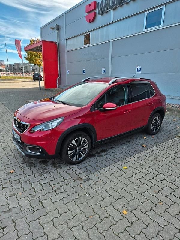 Rot Gebraucht 2018 Peugeot 2008 SUV | 9.000 € (Fairer Preis) - Bild 1/4