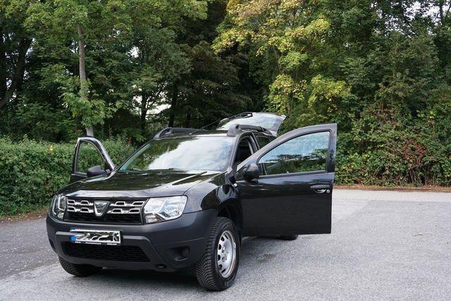 Gebraucht Dacia Duster 105 PS (77 kW) 2014 Schwarz metallic SUV