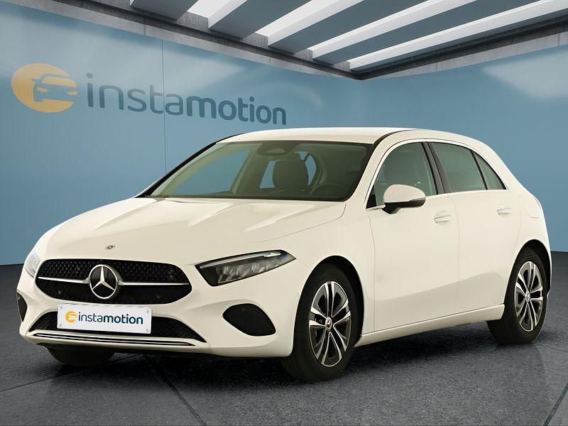 Weiß Gebraucht 2024 Mercedes A180 Limousine | 30.149 € (Fairer Preis) - Bild 1/4
