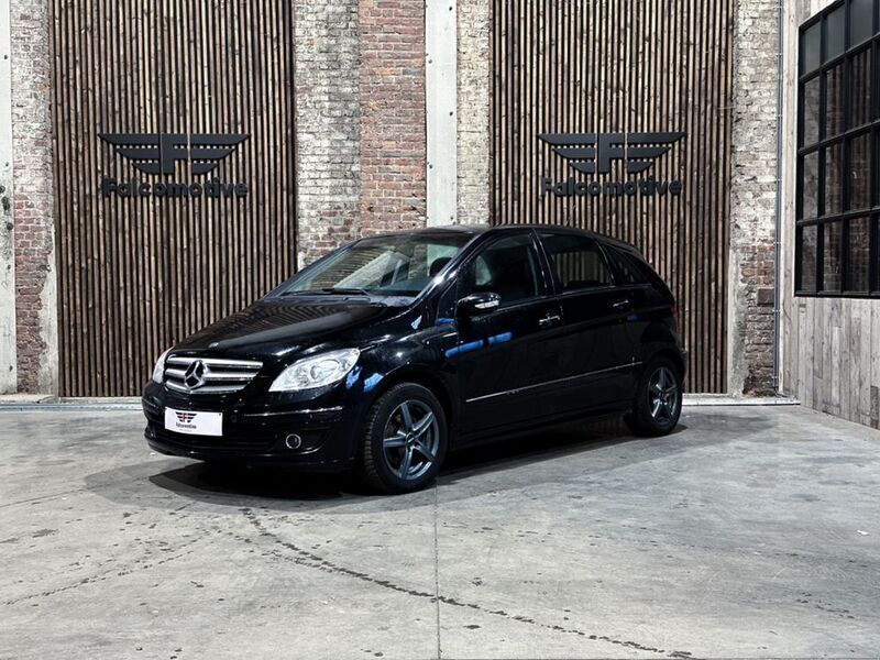 Schwarz Gebraucht 2008 Mercedes B180 Van / Kleinbus | 2.495 € (Fairer Preis) - Bild 1/4