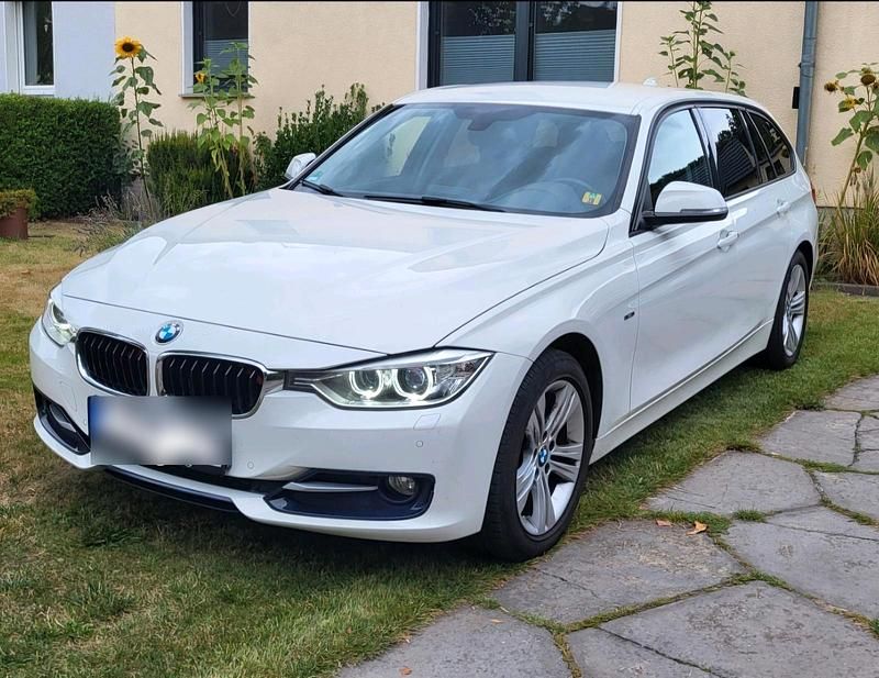Gebraucht BMW 320 Shadowline 184 PS (135 kW) 2015 Weiß Kombi