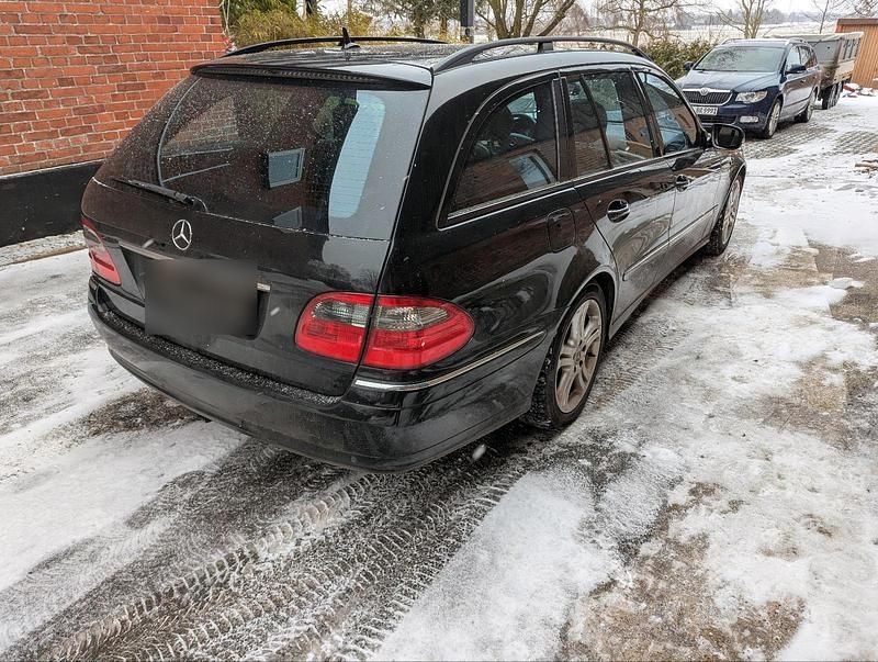 Gebraucht Mercedes E320 Avantgarde 224 PS (164 kW) 2007 Schwarz Kombi