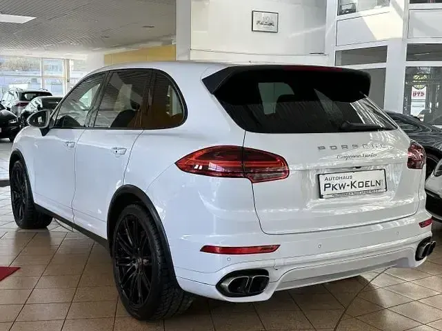 Gebraucht Porsche Cayenne Turbo Chrono 520 PS (382 kW) 2015 Weiß SUV