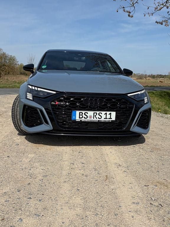 Gebraucht Audi RS3 Ambiente 400 PS (294 kW) 2023 Grau Limousine