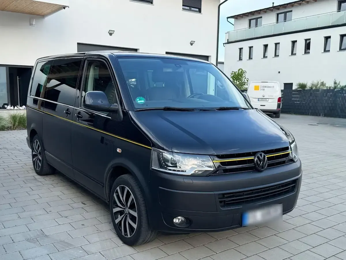 Gebraucht VW Multivan Highline 179 PS (131 kW) 2015 Schwarz Van / Kleinbus