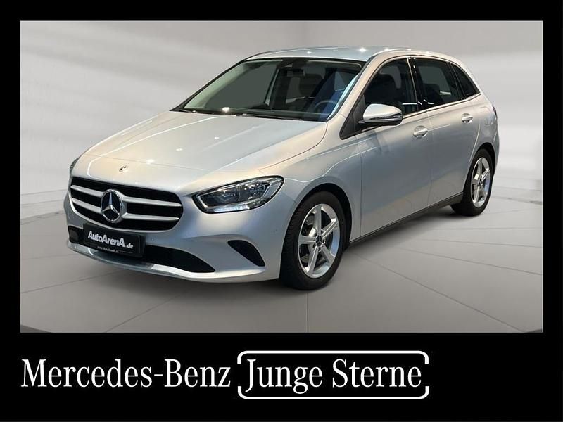 Silber Gebraucht 2021 Mercedes 180 Limousine | 16.989 € (Superpreis) - Bild 1/4