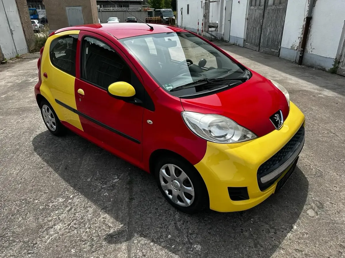 Gebraucht Peugeot 107 68 PS (50 kW) 2010 Andere farben Kleinwagen
