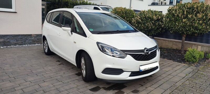 Weiß Gebraucht 2018 Opel Zafira Tourer Van / Kleinbus | 14.990 € (Fairer Preis) - Bild 1/4