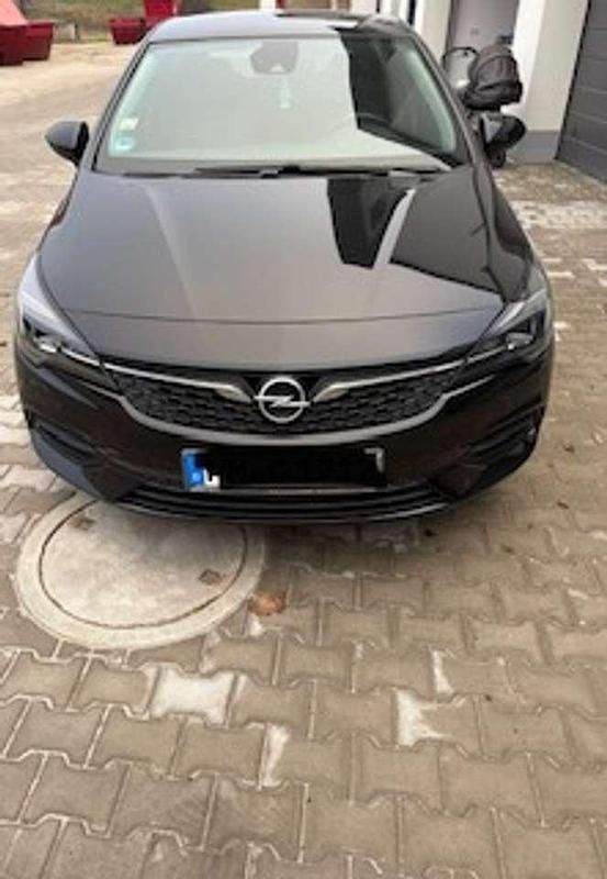 Używany Opel Astra Elegance 122 KM (89 kW) 2020 Czarny Sedan/Limuzyna