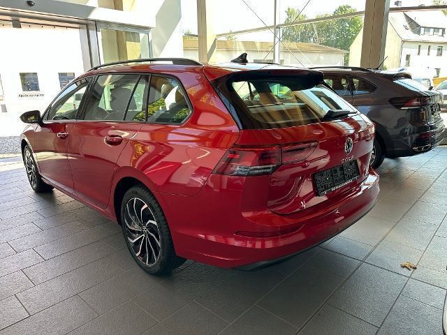 Gebraucht VW Golf VIII Life 131 PS (96 kW) 2023 Rot Kombi