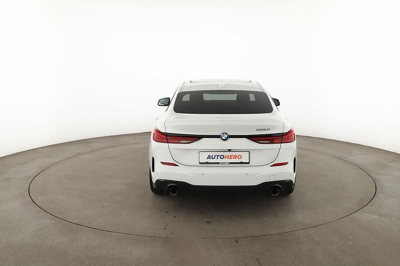 Gebraucht BMW 220 M Sport 178 PS (130 kW) 2022 Weiß Coupé