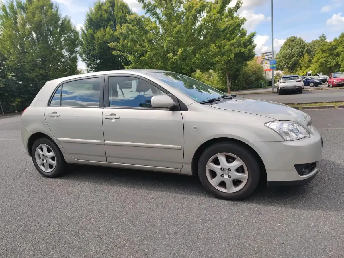 Gebraucht Toyota Corolla 94 PS (69 kW) 2006 Silber Limousine