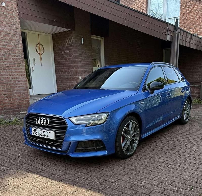 Blau Gebraucht 2020 Audi A3 Sportback S-Line Kleinwagen | 24.190 € (Fairer Preis) - Bild 1/4