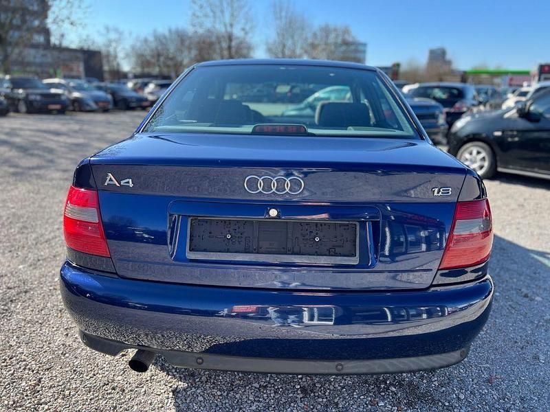 Gebraucht Audi A4 125 PS (91 kW) 1998 Blau Limousine