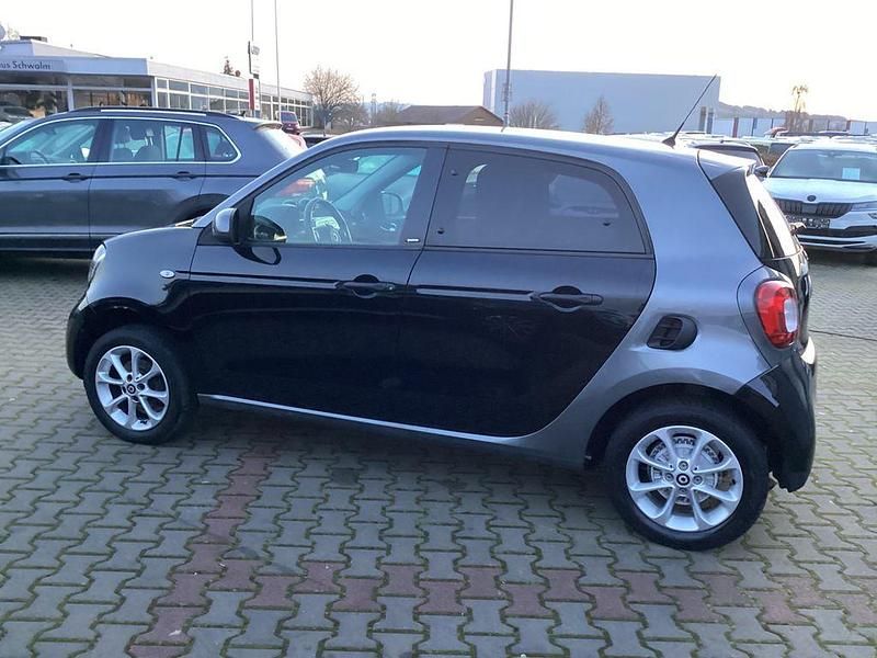 Gebraucht Smart ForFour Basis 71 PS (52 kW) 2018 Schwarz Kleinwagen