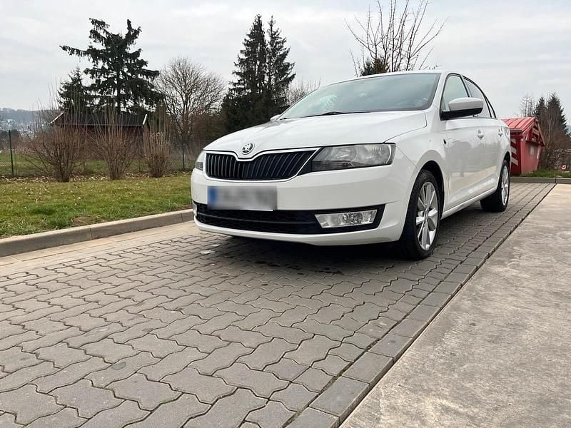 Gebraucht Skoda Rapid 105 PS (77 kW) 2013 Weiß Kleinwagen