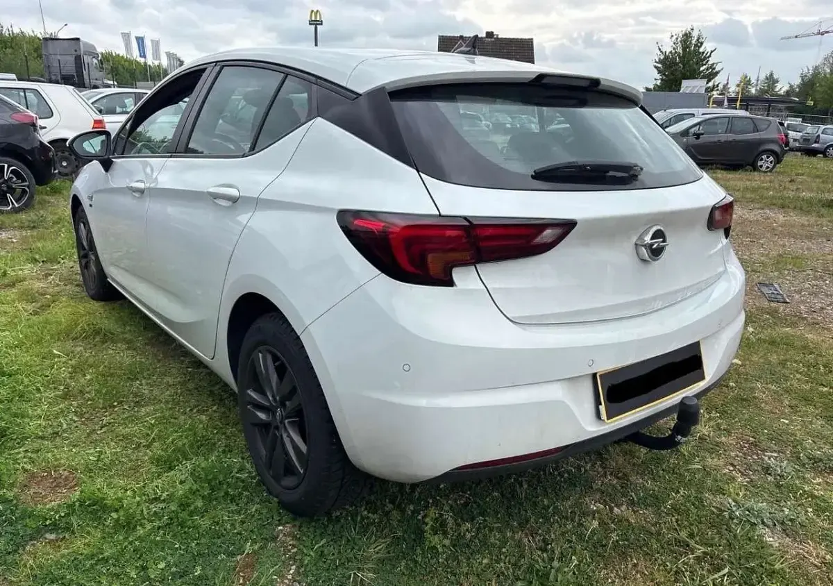 Gebraucht Opel Astra 136 PS (100 kW) 2019 Weiß Kombi