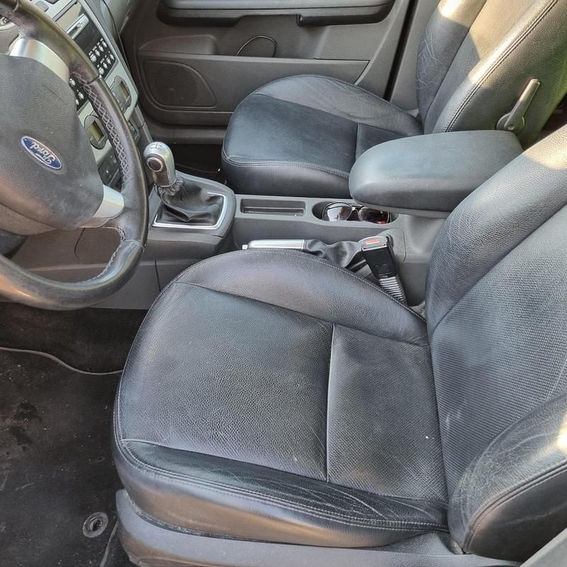 Używany Ford Focus 125 KM (91 kW) 2006 Czarny Sedan/Limuzyna