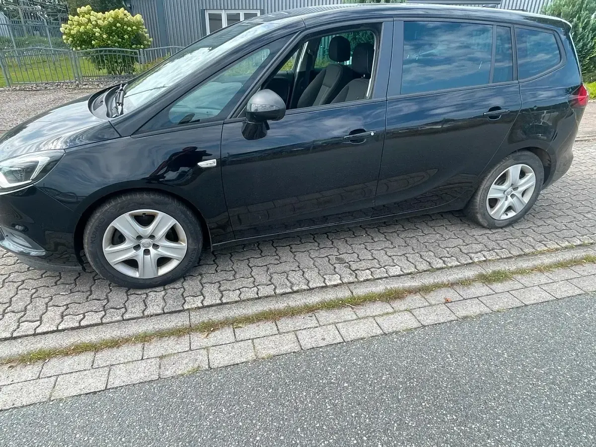 Gebraucht Opel Zafira 170 PS (125 kW) 2017 Schwarz Van / Kleinbus