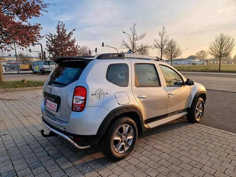 Gebraucht Dacia Duster 125 PS (91 kW) 2014 Silber SUV