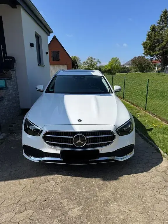 Gebraucht Mercedes E200 197 PS (144 kW) 2022 Weiß Limousine