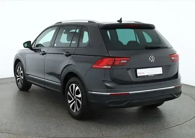 Gebraucht VW Tiguan 150 PS (110 kW) 2022 Grau SUV