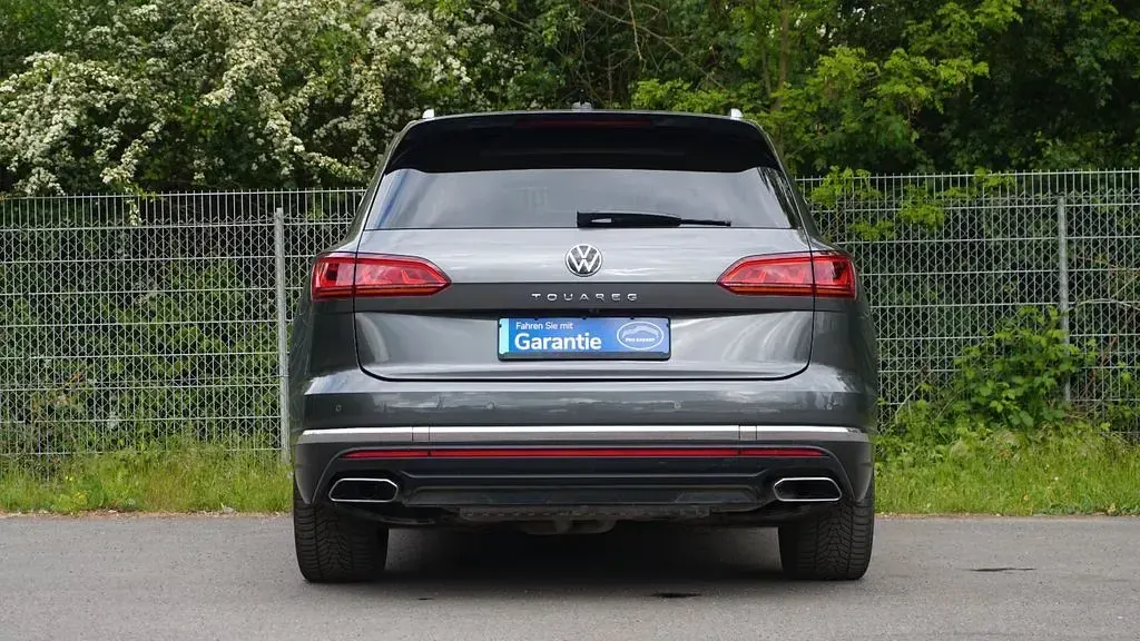 Gebraucht VW Touareg Elegance 381 PS (280 kW) 2022 Grau SUV