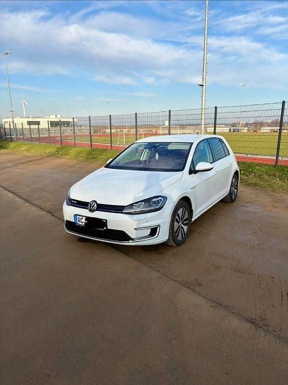 Gebraucht VW Golf 100 kW (136 PS) 2018 Weiß Limousine