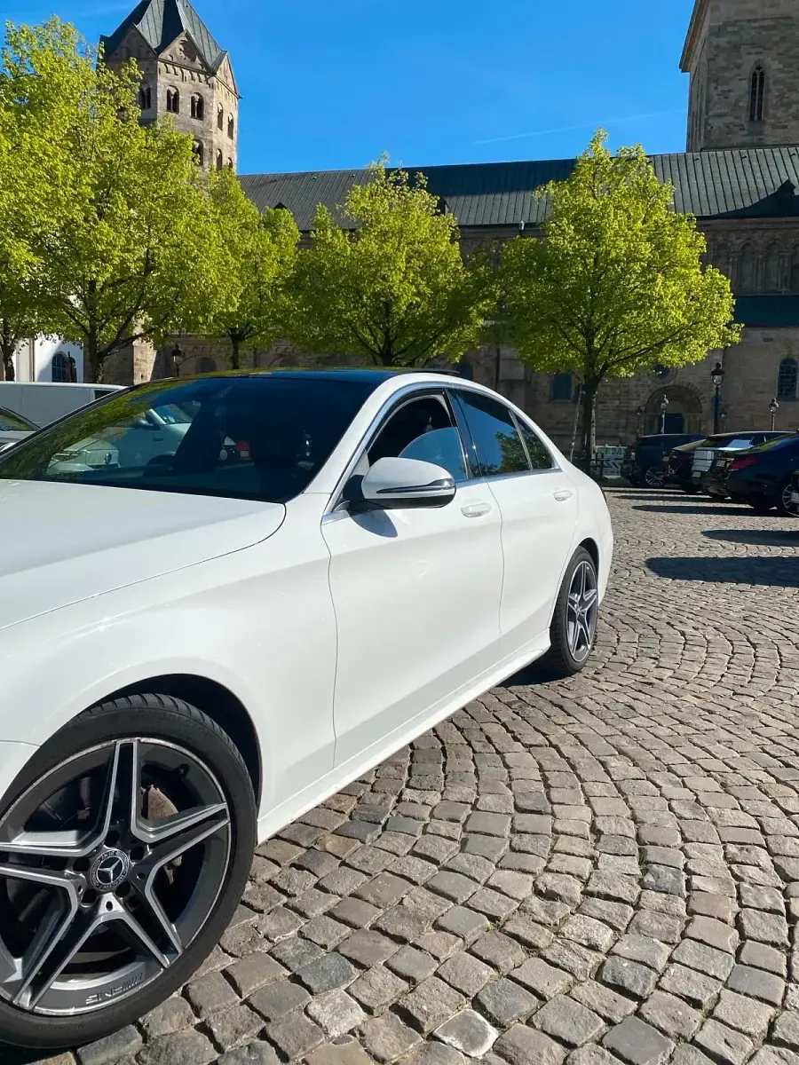 Gebraucht Mercedes C160 AMG line 129 PS (94 kW) 2019 Weiß Coupé