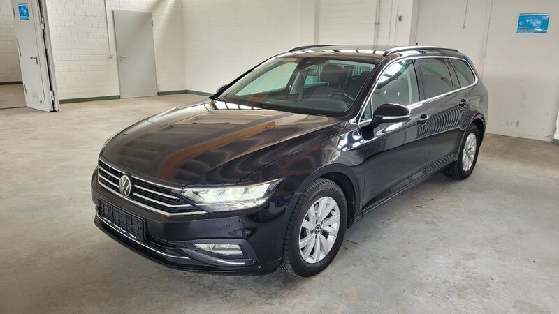 Schwarz Gebraucht 2021 VW Passat Limousine | 15.950 € (Guter Preis) - Bild 1/4